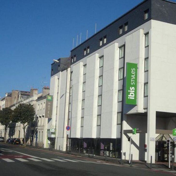 Parking Hôtel IBIS STYLES ANGERS CENTRE GARE (Extérieur) à Angers